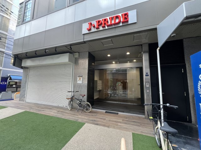 大阪市中央区南本町２丁目の店舗事務所のエントランス