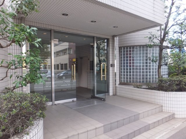 エステージ西調布のエントランス|先行申込受付中♪お電話がご案内スムーズです♪オンラインもOK