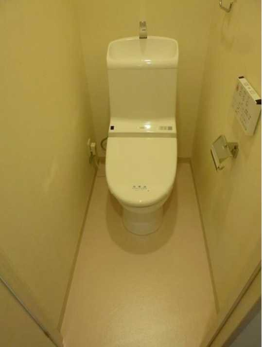 ラフォンスのトイレ|嬉しいウォシュレット付きのトイレです。