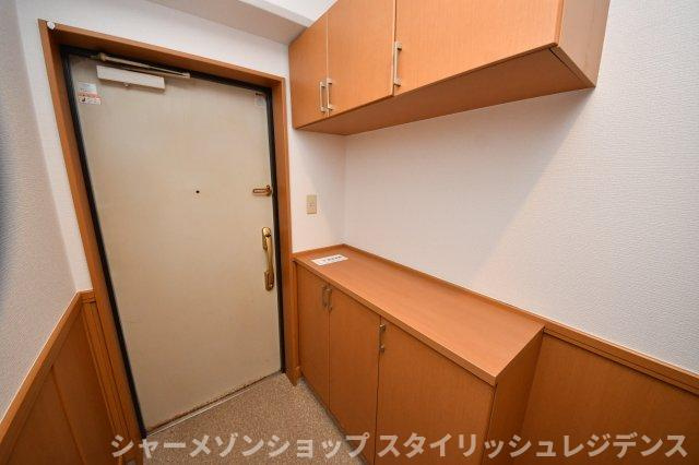 ルフラン東新町の玄関