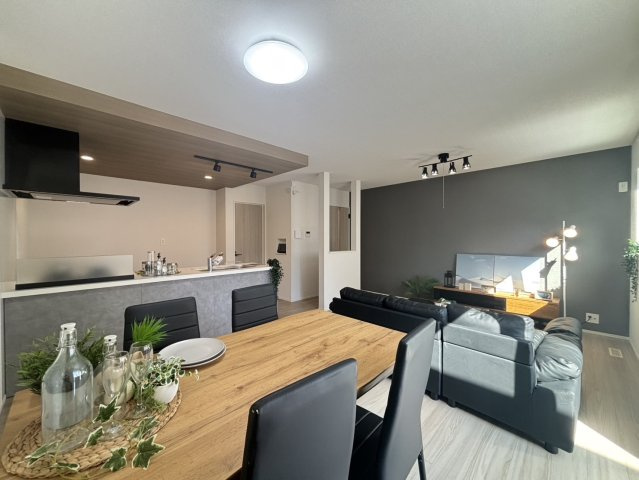 大磯町国府本郷　全1棟　人気の平屋建ての居間・リビング