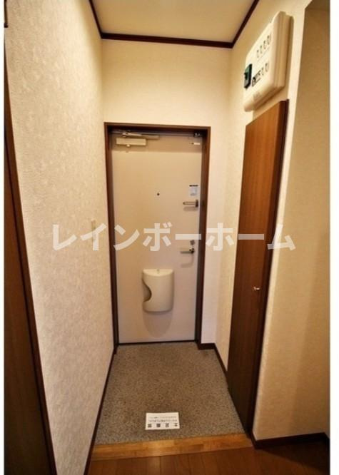 アムール　Amical 仲介手数料（賃料の1.10ヵ月）の50％OFF対象物件！の玄関