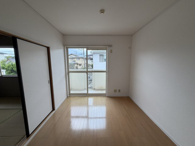 ラフォーレ田中の洋室|広々とした洋室です