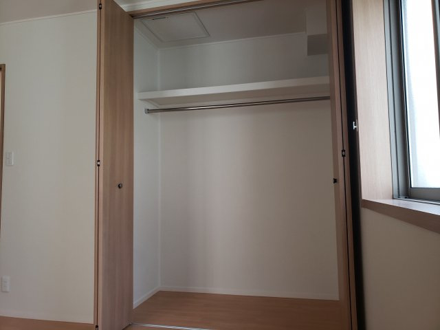 グランディール山手 Bの収納|洋室6.1帖☆神戸市垂水区　グランディール山手　賃貸☆