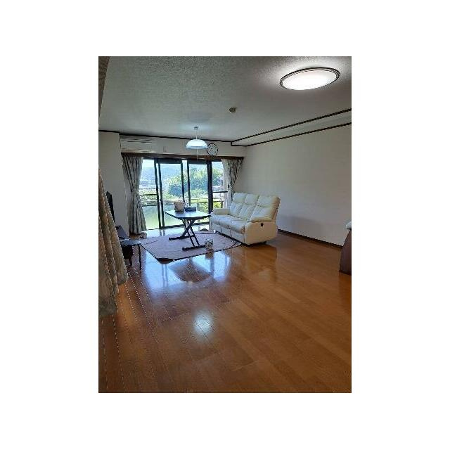 サニークレスト伊東 弐番館の居間・リビング