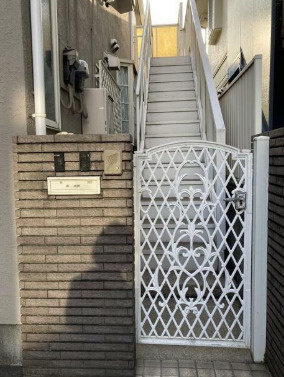 上池台５丁目住宅のエントランス|ゆとりのあるエントランスです