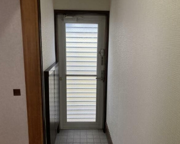 上池台５丁目住宅の玄関|明るい玄関です