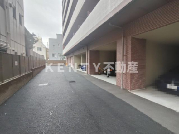 【駐車場】 | エスタート品川戸越II | 車をお持ちの方に嬉しい駐車場付きの物件です