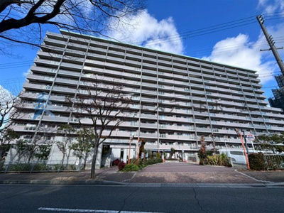 【外観】 | ウインヒルズジェームス山  | ホームセンターやスーパー・百均ショップも徒歩約5分圏内♪