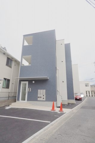 エスコートⅠの外観