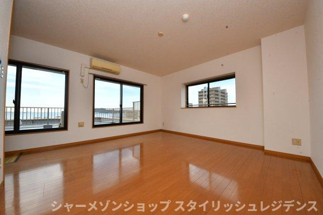 ルフラン東新町の居間・リビング
