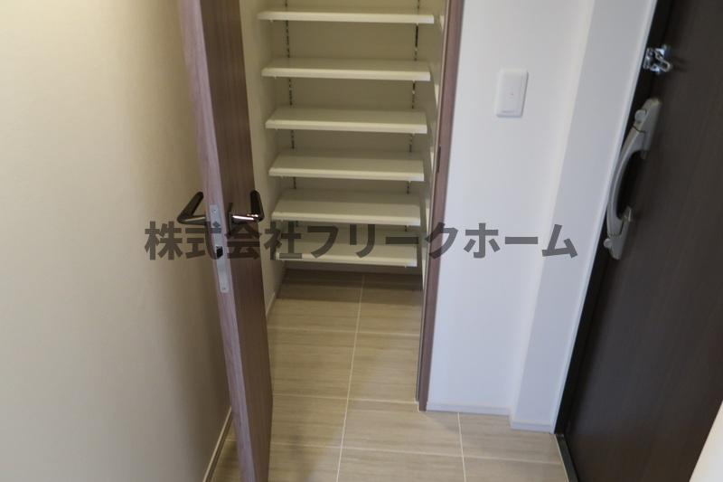 トラープランド翠命館の玄関