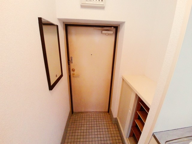 ラフレシア岡本の玄関