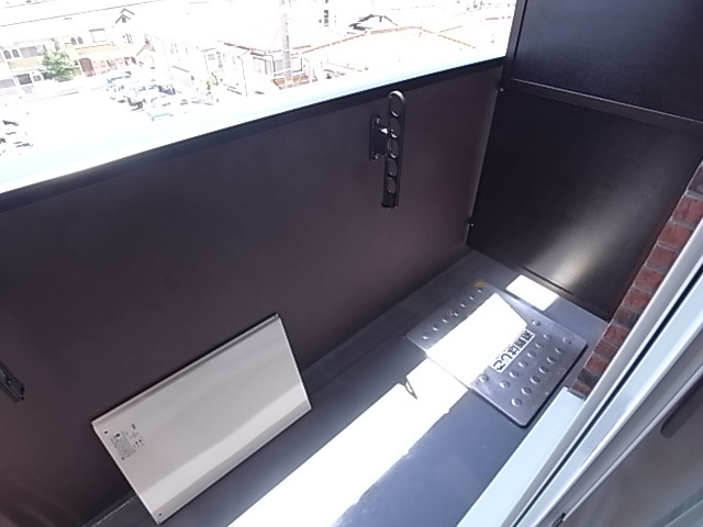 芦屋市東山町の賃貸マンションのバルコニー