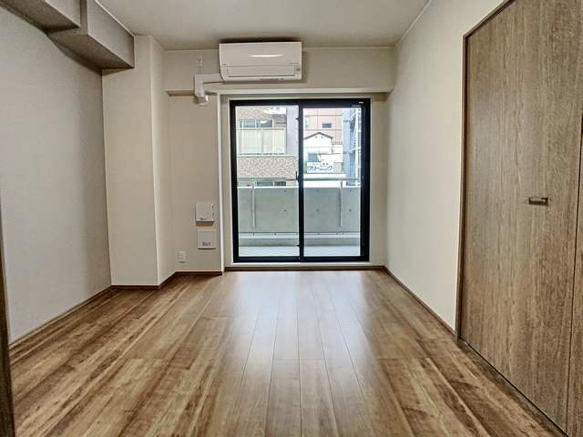 神戸市中央区加納町４丁目の賃貸マンションの居間・リビング