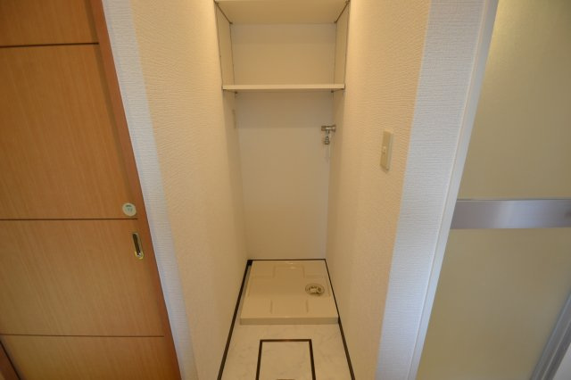 神戸市中央区神若通１丁目の賃貸マンションの洗面所