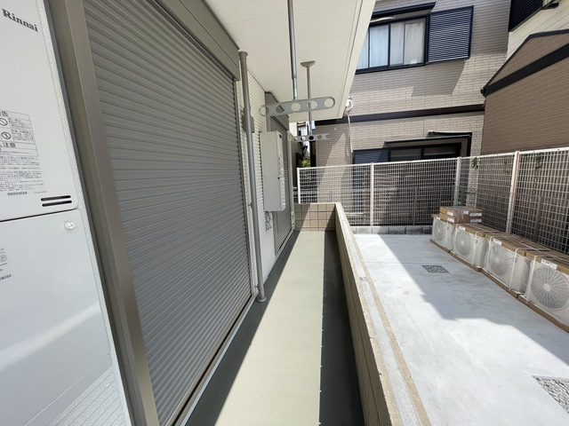 西宮市小松北町１丁目の賃貸マンションのバルコニー