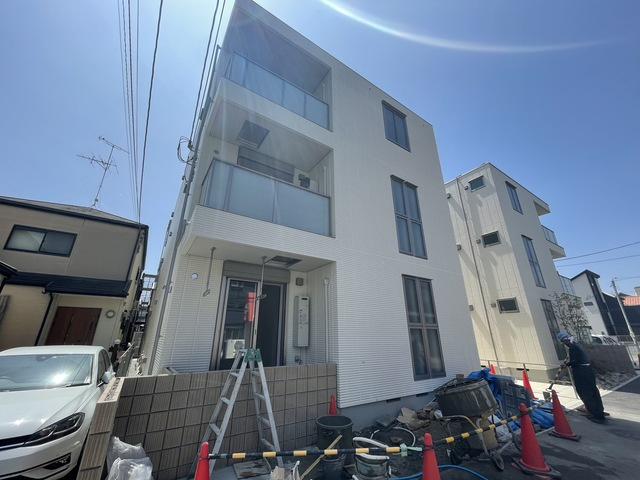 西宮市小松北町１丁目の賃貸マンションの外観