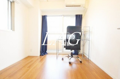 【居間・リビング】 | ライオンズマンション千駄木第２ | 洋室のお部屋です。家具は残置物です。