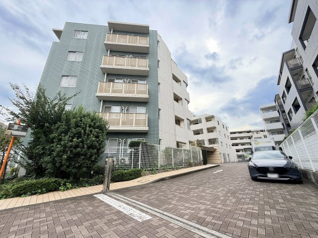 【外観】 | パークスクエア成増　（成増店） | 住環境の良さが魅力の住まい