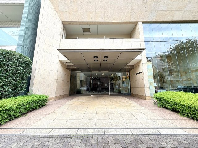 【外観】 | パークスクエア成増　（成増店） | 自然に囲まれた閑静な住宅街に立地