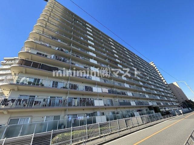 ファミリープラザ朝潮橋B棟の外観