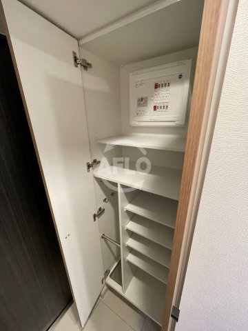 レジュールアッシュ谷町六丁目フェリシアの収納|ファーストフィオーレ谷町六丁目フェリシア　シューズボックス