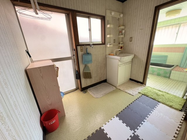 庭広々！家庭菜園にも！鹿島市高津原の洗面所