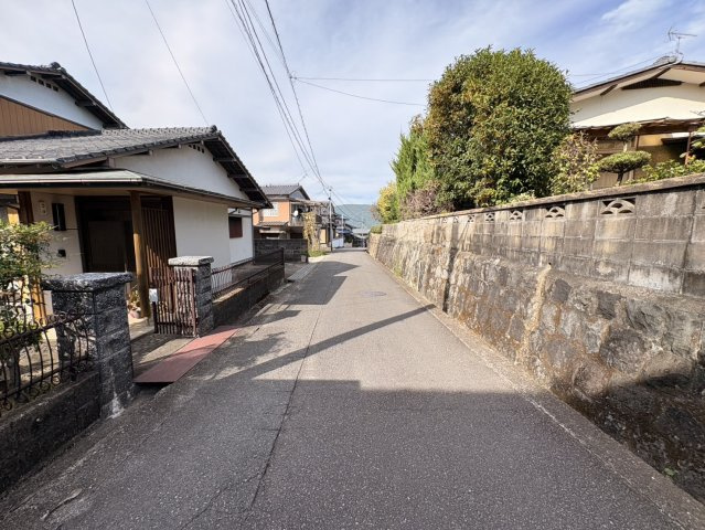 庭広々！家庭菜園にも！鹿島市高津原の前面道路含む現地写真