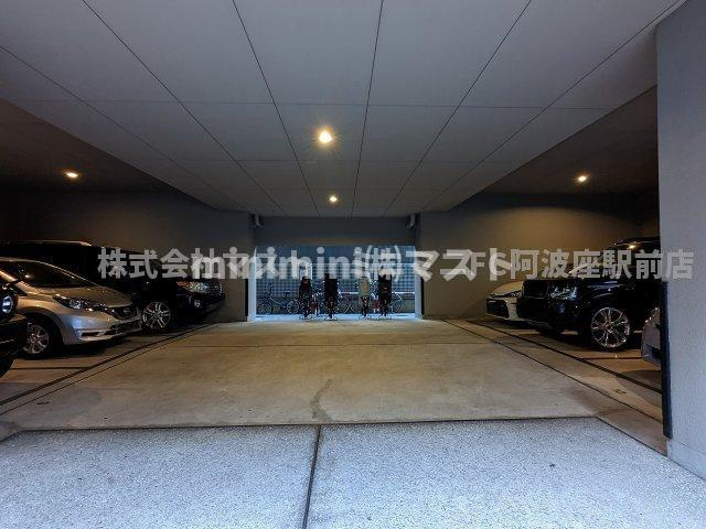 フラッツ志香の駐車場