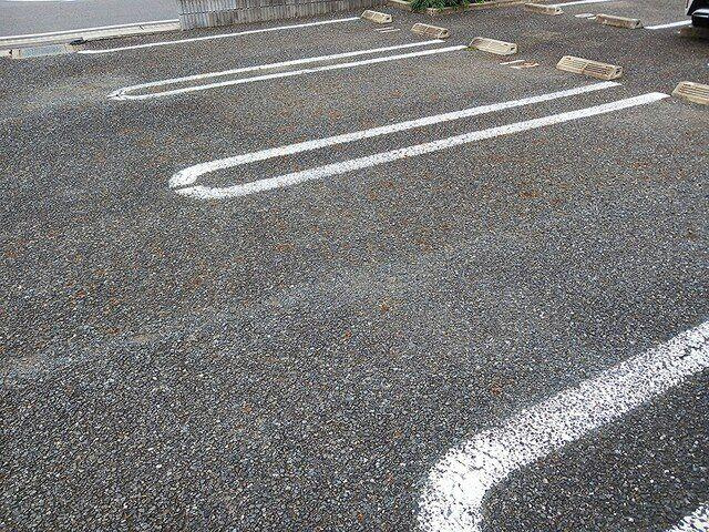 ニコルの駐車場|駐車場完備です