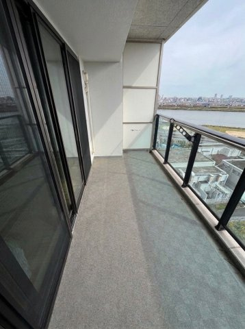 シティテラス平井のバルコニー|家具や小物を消すAI 生成を含むため、実際とは異なる場合があります