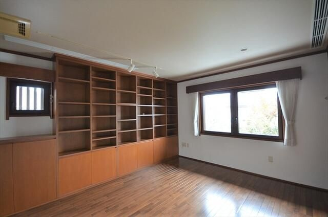 田園調布２丁目Ｋ邸の居間・リビング|ゆったりとした居間です