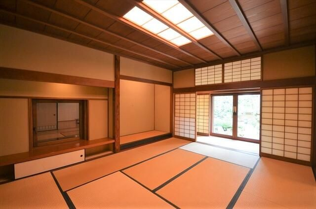 田園調布２丁目Ｋ邸の和室|和室ならではの温かな和の空間で寛ぎの時間を過ごせます