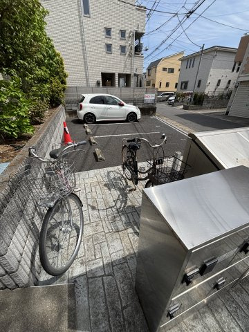 【駐車場】
