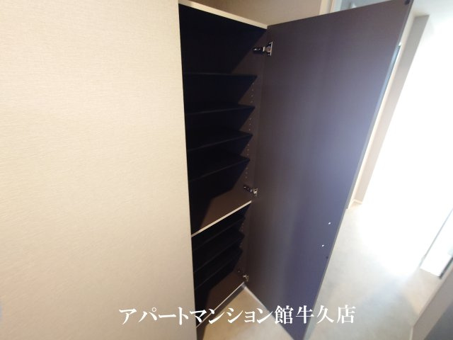 仮）牛久市田宮町新築アパートの玄関