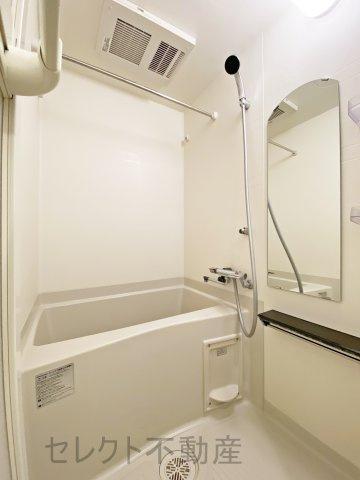 プレサンス金山デュアルの浴室