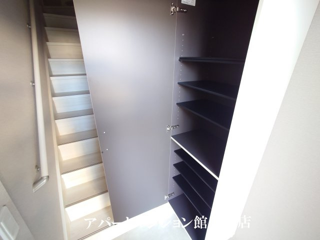 仮）牛久市田宮町新築アパートの玄関