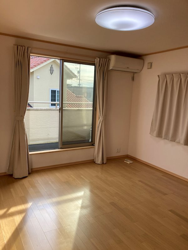 安新町杉江貸家の洋室