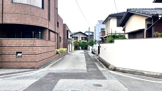 豊中市玉井町３丁目　古家付き土地の前面道路含む現地写真