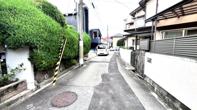 豊中市玉井町３丁目　古家付き土地の前面道路含む現地写真