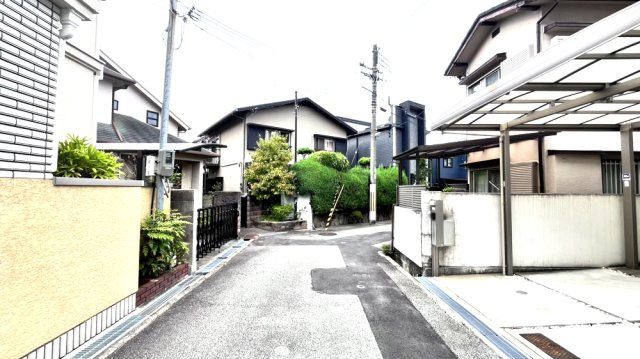 豊中市玉井町３丁目　古家付き土地の前面道路含む現地写真