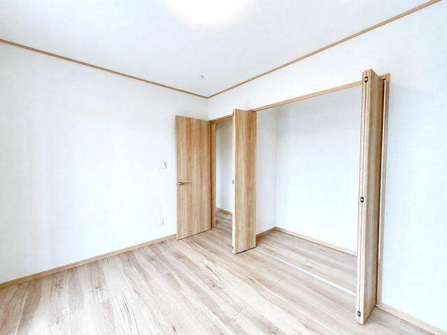 宇都宮市不動前３丁目　4LDK　中古住宅の洋室