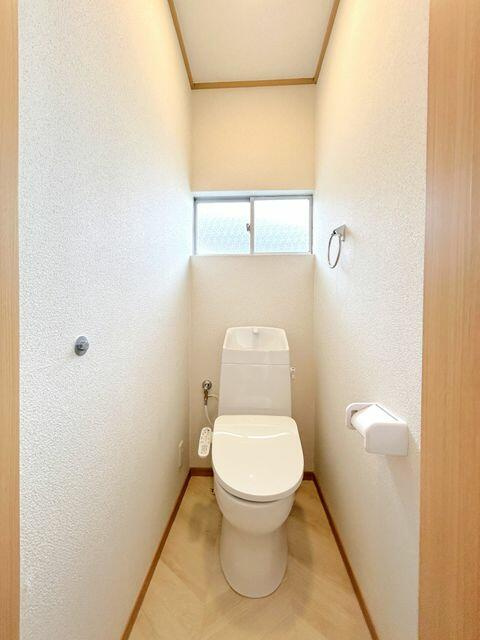 宇都宮市不動前３丁目　4LDK　中古住宅のトイレ