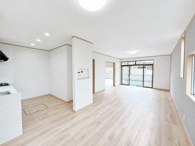 宇都宮市不動前３丁目　4LDK　中古住宅の居間・リビング