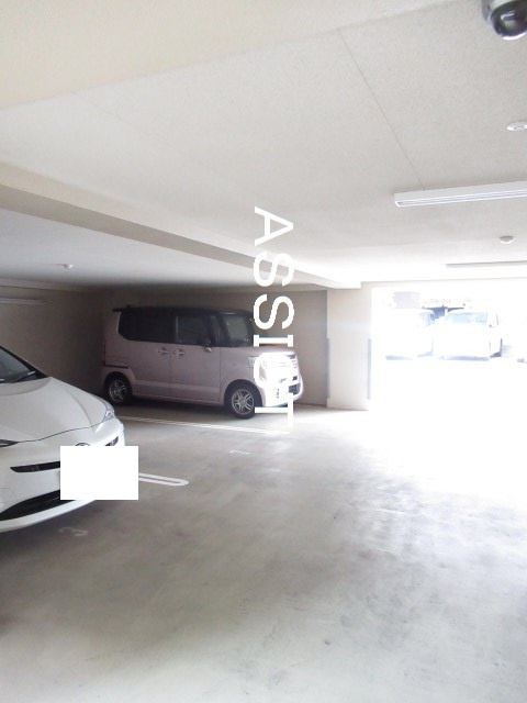 YM三鷹の駐車場