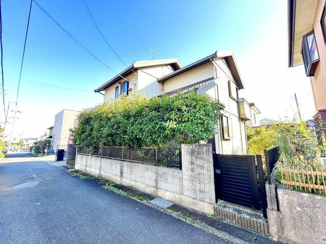 宇都宮市緑２丁目　3ＳＬＤＫ　中古住宅の前面道路含む現地写真
