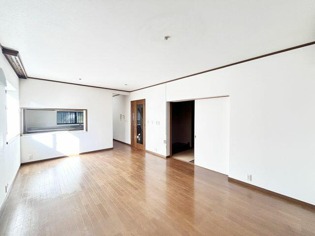 宇都宮市緑２丁目　3ＳＬＤＫ　中古住宅の居間・リビング|【リフォーム中】リビングです。