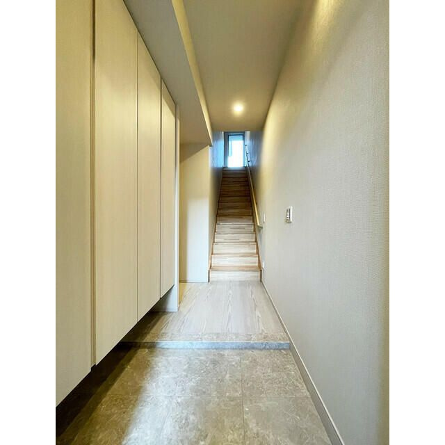 瀬田の杜　Ｇａｒｄｅｎ　＆　Ｔｅｒｒａｃｅ　Ｃ棟の玄関|ゆったりとした玄関です
