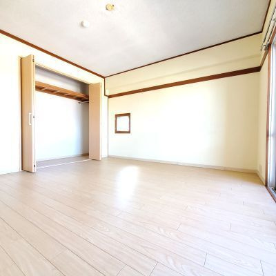 ソリテール水前寺の洋室